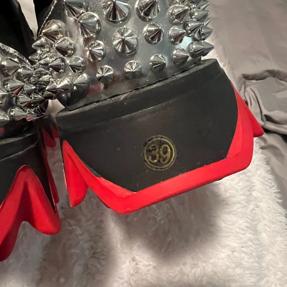 Brand New With Tags Marvel x CL shoes! - Picture 10 of 10